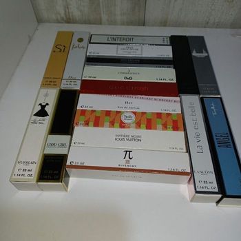 Lot de 17 parfums neufs