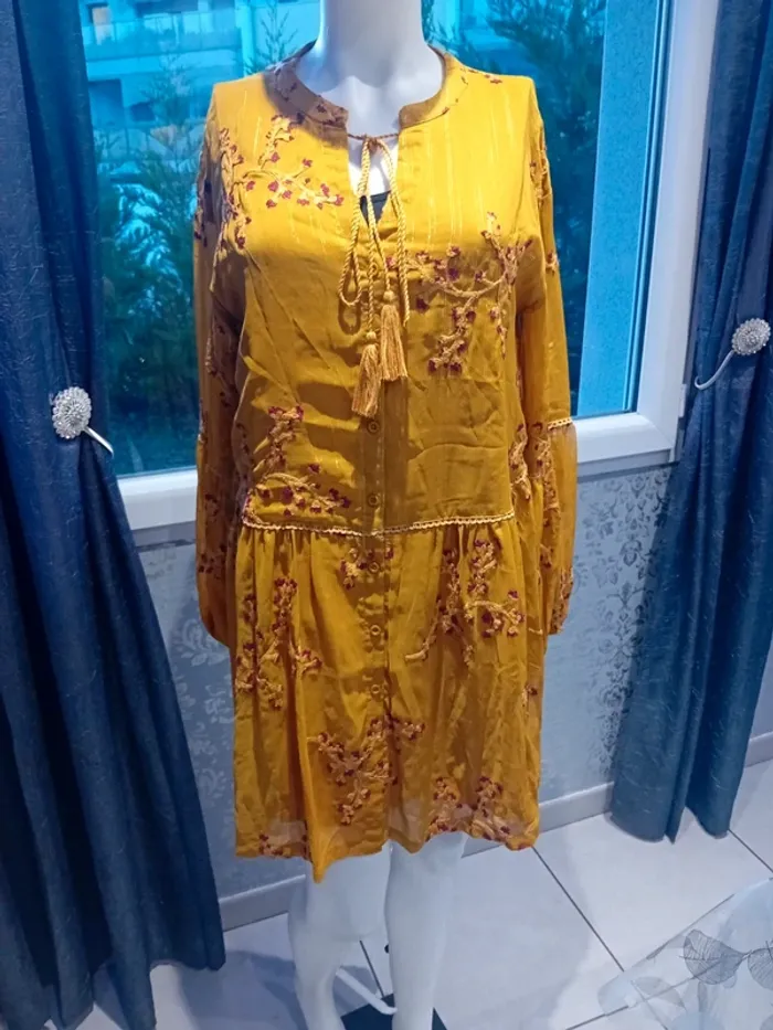 Robe courte de la marque orfeo taille L