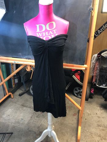 Robe épaule dénudée