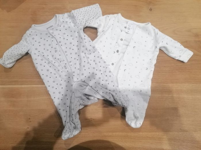 Lots 62 articles taille 1 mois fille - photo numéro 2
