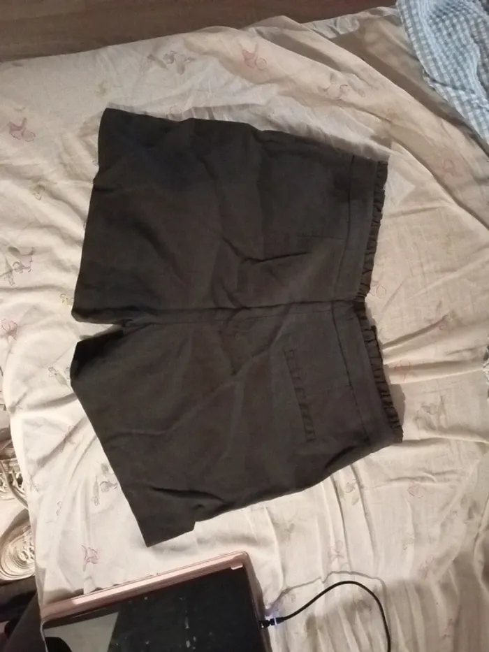 Short gris foncé - photo numéro 5