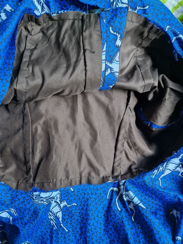 Haut à basque wax type africain bleu motifs chevaux blancs taille 46/48 - photo numéro 4