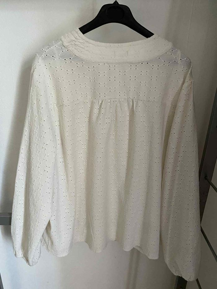 Blouse GEMO blanche broderie anglaise T.48 - photo numéro 3