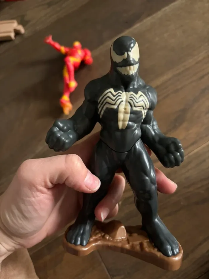 Lot de 4 figurines super-héros et voiture hotwheels Tbe Batman spiderman - photo numéro 5