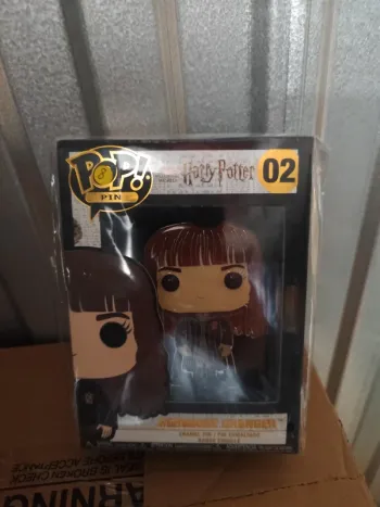 Pins funko geant harry potter hermione