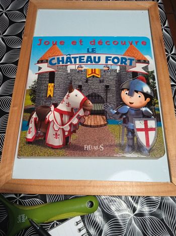 Livre puzzle joue et découvre le château fort