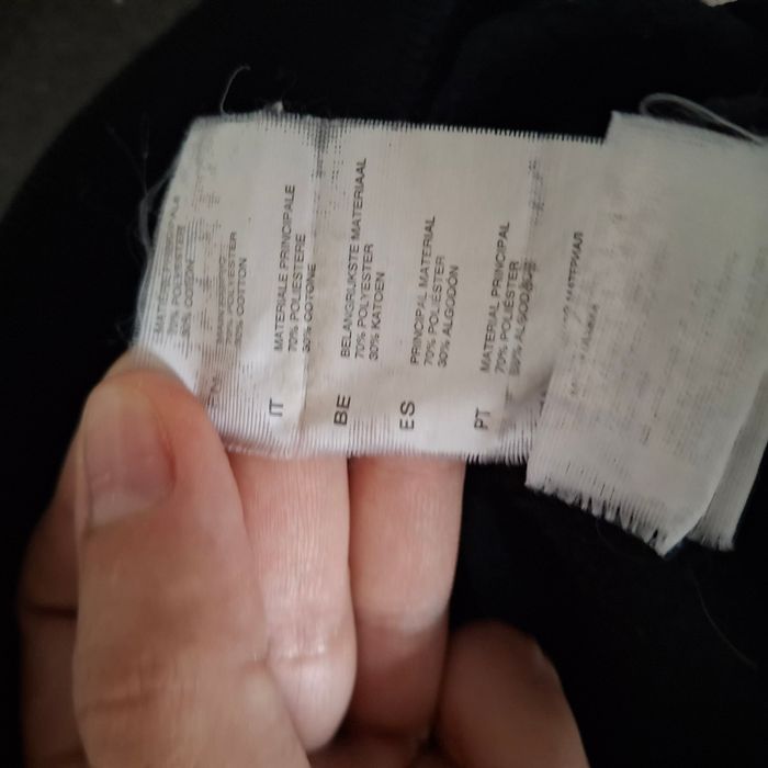 Sweat noir avec inscription "Feminist" en jaune - Manches longues - Taille XS - Jennifer - photo numéro 8