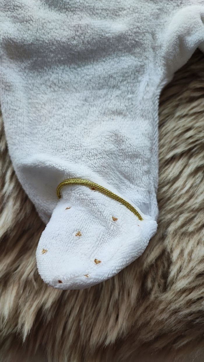 Pyjama chaud blanc or lapin Kiabi 1 mois - photo numéro 5