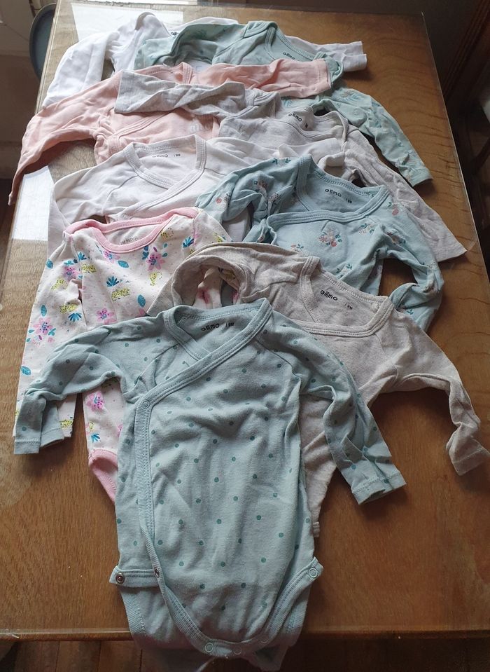 Lot de 9 bodies manches longues 9 mois