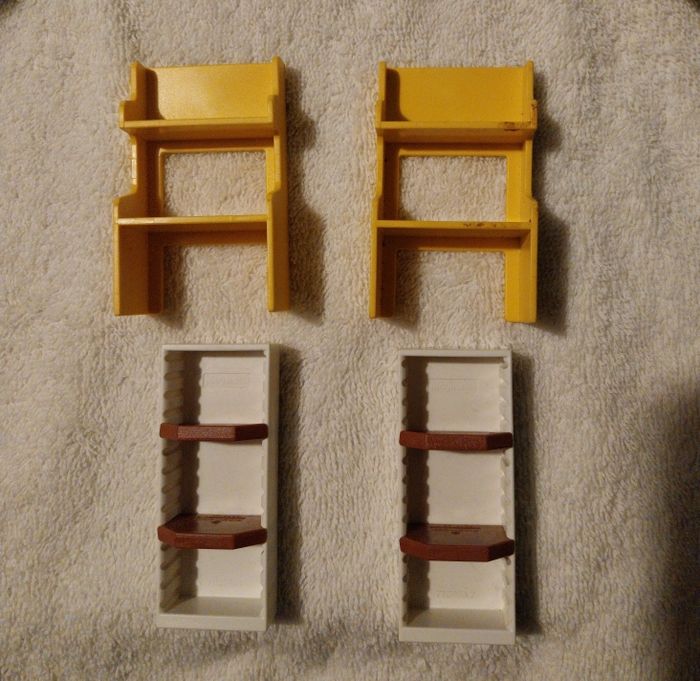 lot Playmobil mobilier baignoire étagère table évier meuble TV chambre valise - photo numéro 2