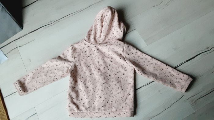 Vêtement fille gilet rose à fleurs Okaïdi 5 ans - photo numéro 4