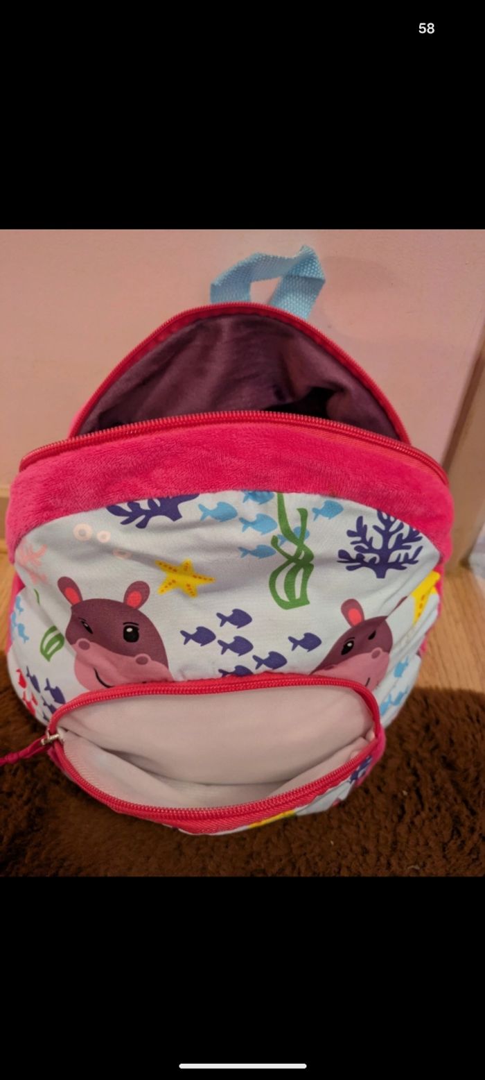Sac à dos et coussin 2 en 1 - photo numéro 5