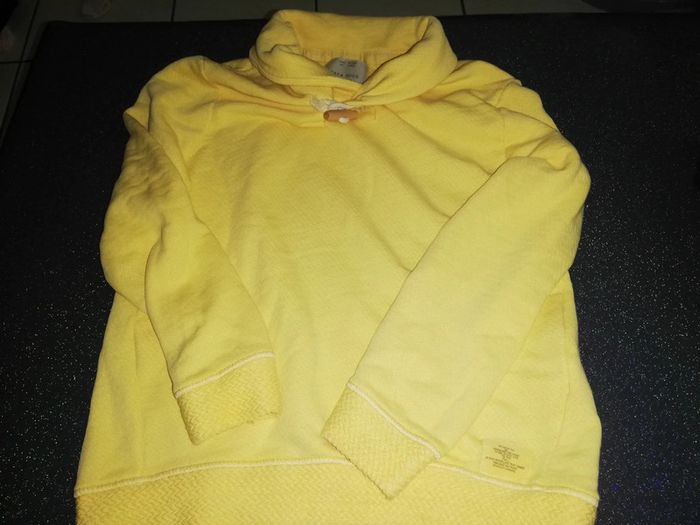 Pull Zara gaufré 9/10 ans