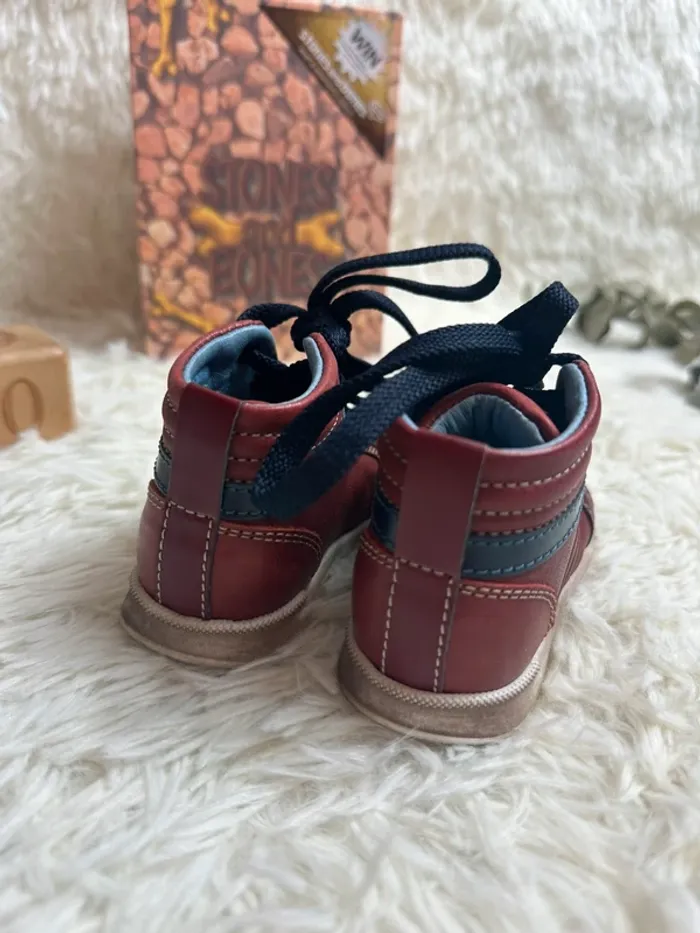 Paire de chaussures bordeaux Stones and Bones taille 20 - photo numéro 3