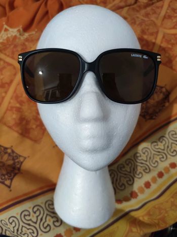 Lunettes de soleil Lacoste