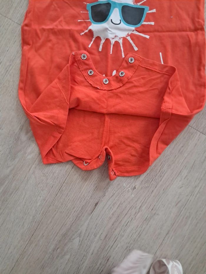 Combinaison orange 24 mois - photo numéro 2