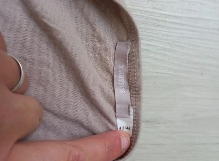 Top 3 suisse taille 42/44 - photo numéro 2