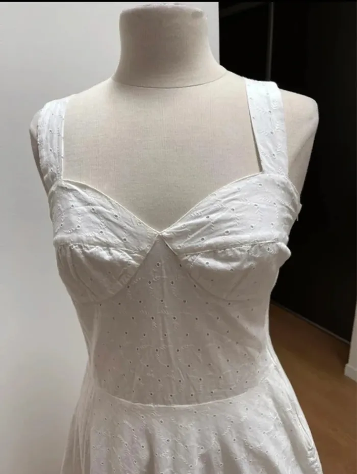 Superbe Robe vintage en coton dentelle anglaise 🌸 - photo numéro 2