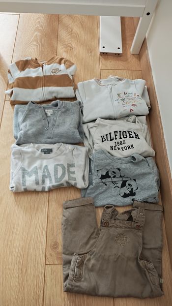 Lot combinaison 6 mois quasi neuf 