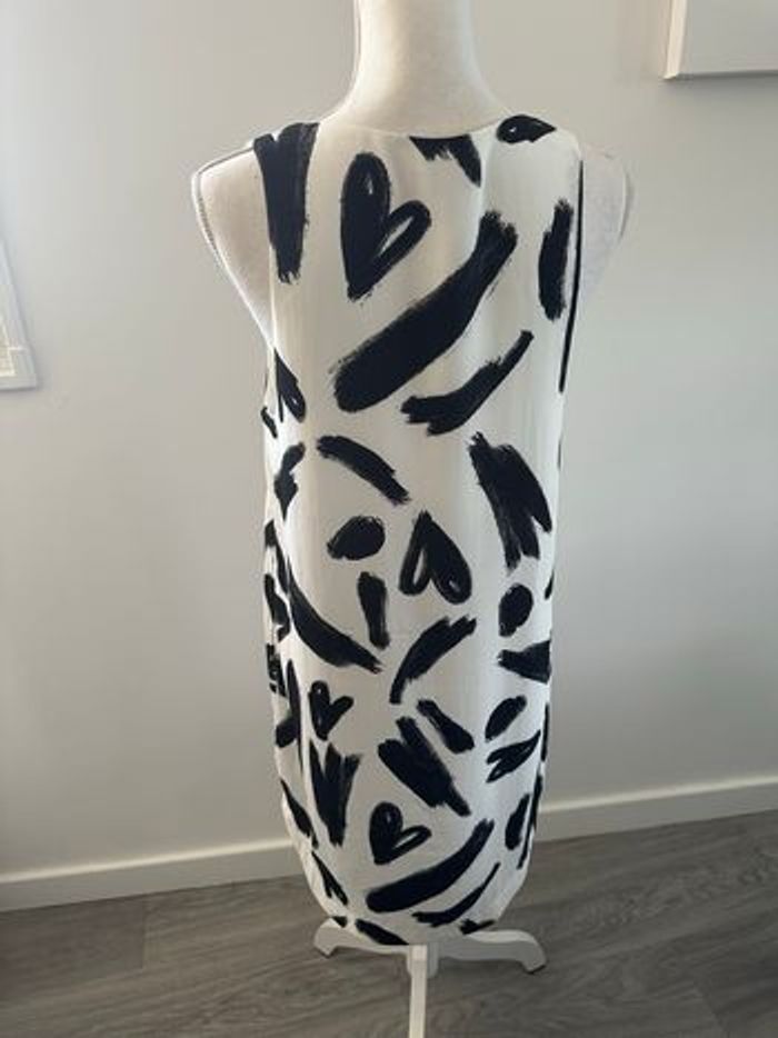 Robe bariolée abstraite peinture cœur blanche et noire H&M T38 M - photo numéro 3