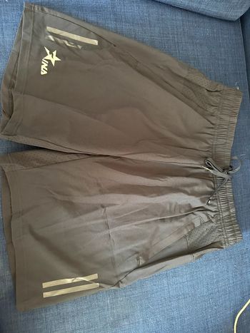 Short sport taille S