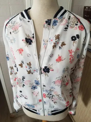 Veste légère fleuri.