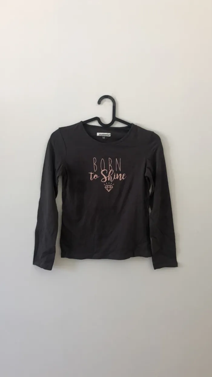 Tee shirt a manche longue gris foncée