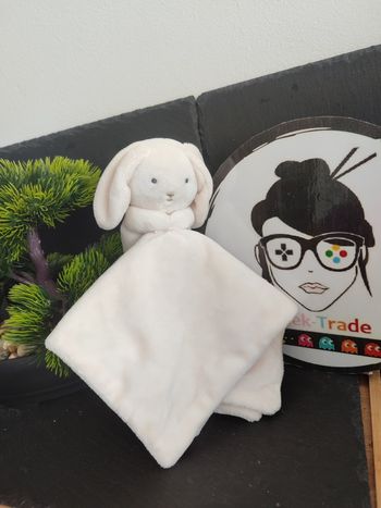 Doudou lapin mouchoir Maisons du monde blanc creme beige bleu gris Doré DD003383