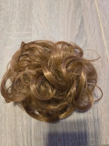 Chignon synthétique châtain très clair