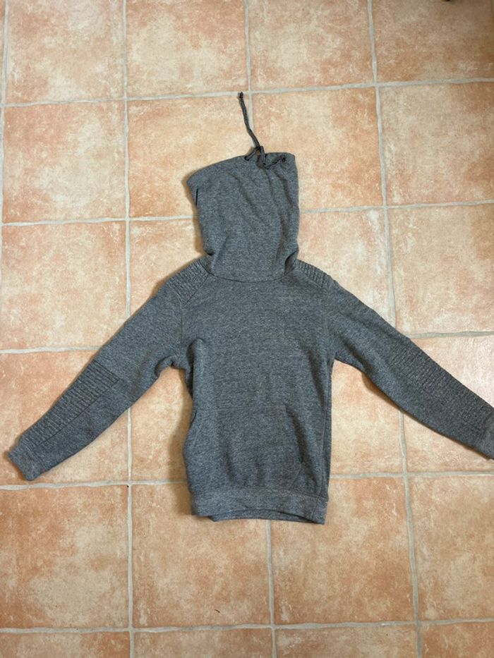 Pull cache cou Celio