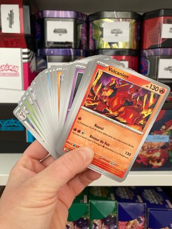 Lot 100 cartes Pokémon