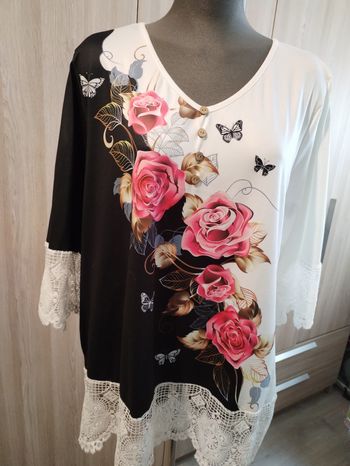Blouse manches 3 /4 noté 2XL mais c'est une taille 50