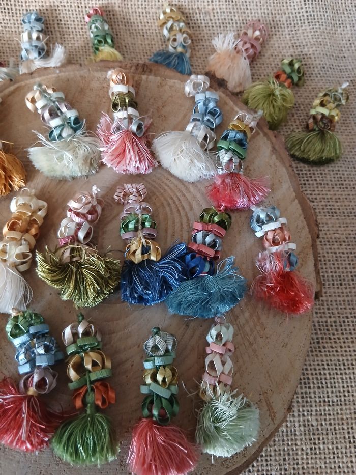 Lot de 25 pompons multicolore guipure - photo numéro 3