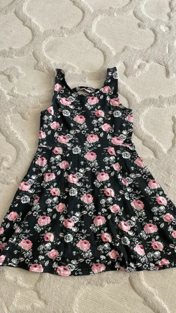 Robe fleurie sans manches – LH – Taille 10A / 140 cm