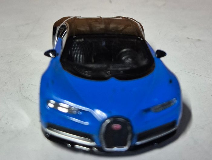 Bburago Bugatti Chiron – 1/43 – miniature voiture – bleu/noir – supercar – collection - photo numéro 2