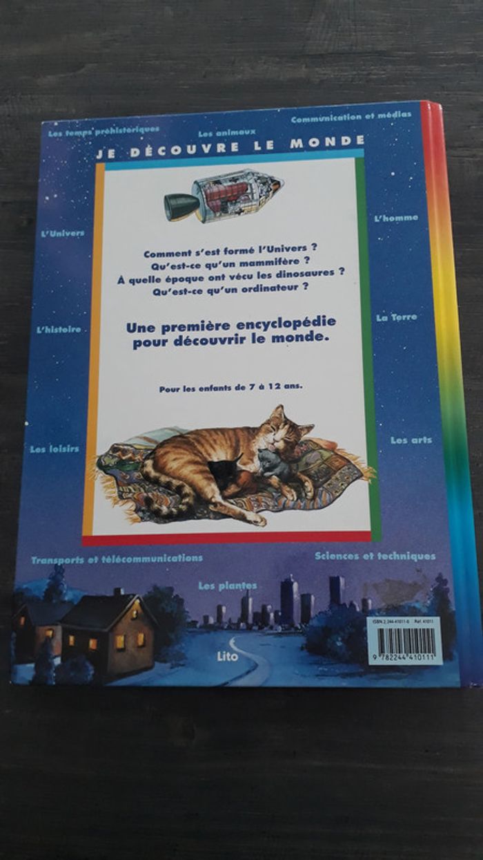 Livre "ma première encyclopédie, je découvre le monde" - comme neuf - photo numéro 2