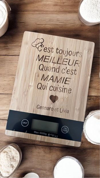 Balance de cuisine en bois personnalisée 