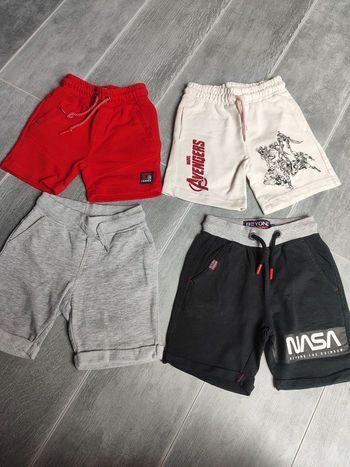 Lot 4 shorts en 4 ans