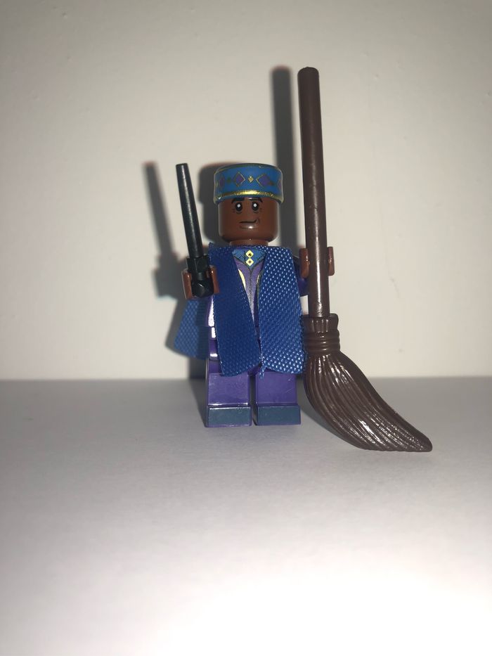 Figurine type lego professeur Kingsley Shacklebolt. Harry Potter