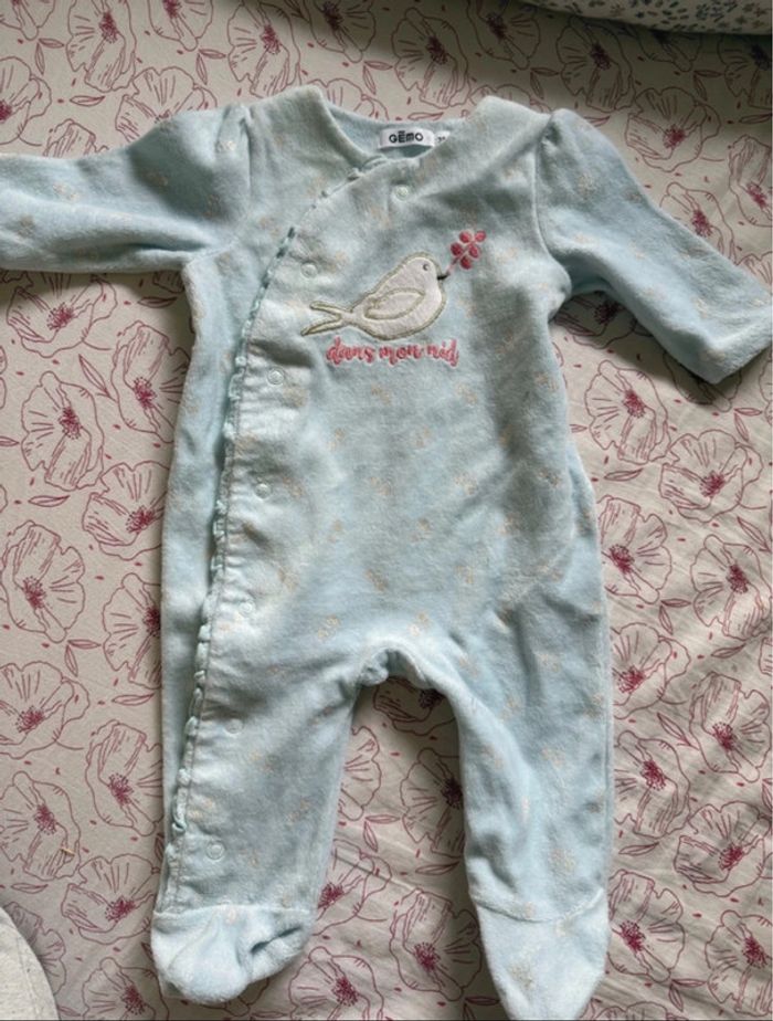 Pyjama / dors bien 3 mois - photo numéro 2