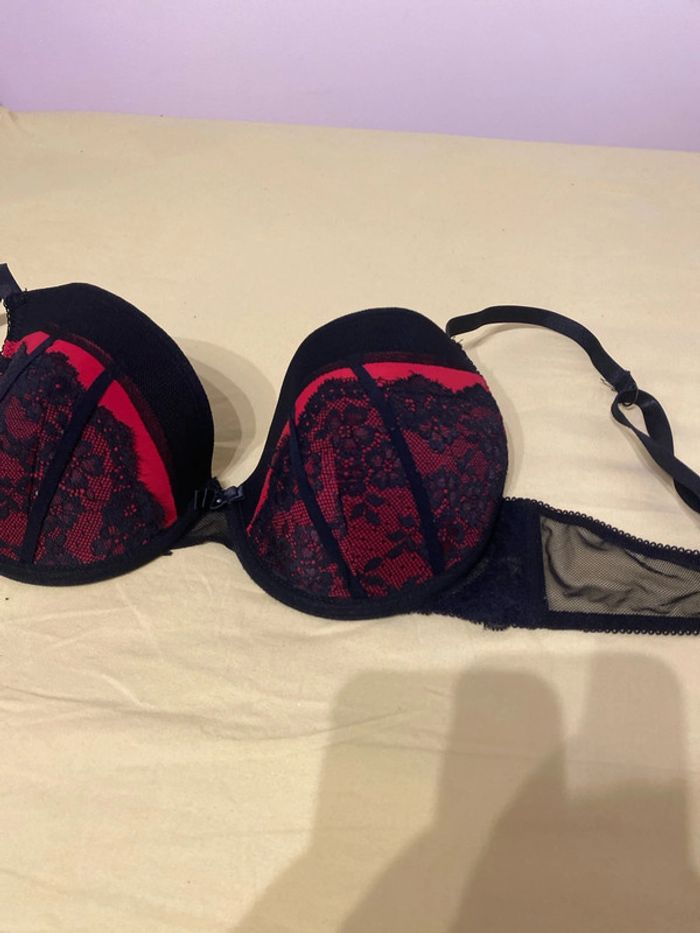 Soutien-gorge, noir et rouge, 95 C - photo numéro 2