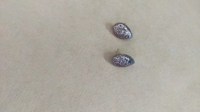 Boucles d’oreilles gouttes pailletées violet argent – Collection Reflets de Lavande - photo numéro 4
