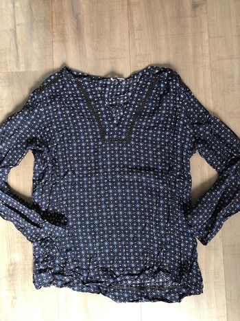 Blouse Etam taille 36 noire et bleu imprimée en viscose