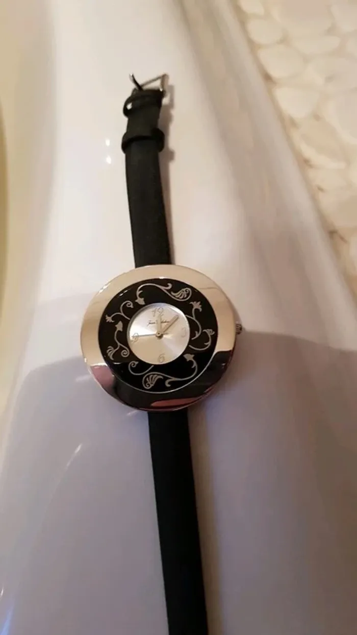 Montre pour femme - photo numéro 2