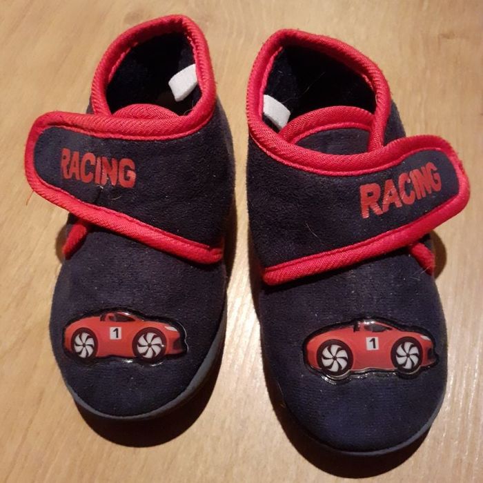 Chaussons garçon "automobiles" 25