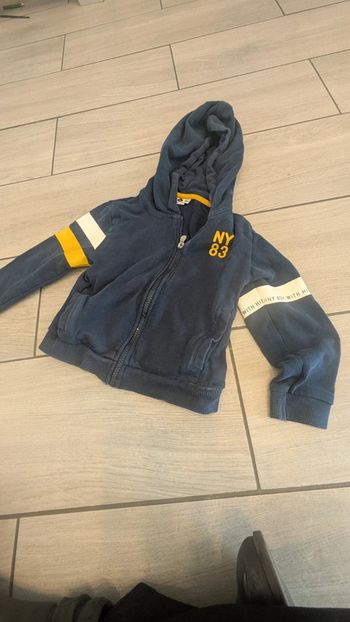 Veste à capuche 3 ans