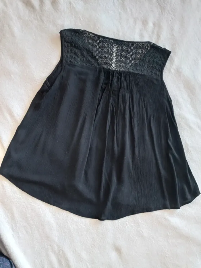 Blouse/Débardeur noir avec dentelle 42 - photo numéro 4