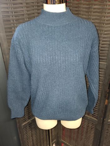 Pull chaud très belle qualité taille 1