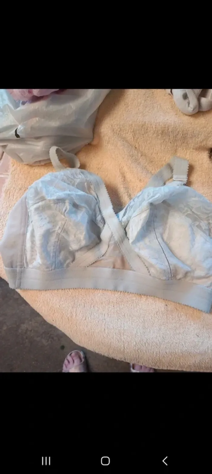 👵soutien gorge Playtex 120D blanc gris