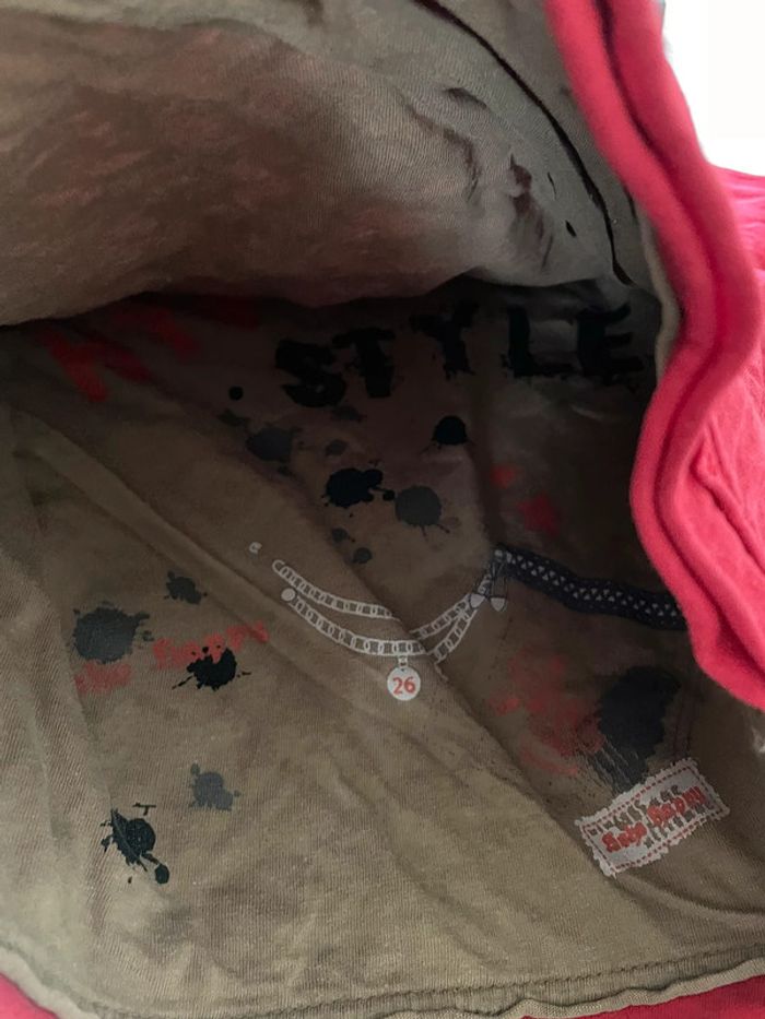 Très beau pull fin réversible rouge et gris 🥰 taille 18-24 mois - photo numéro 3